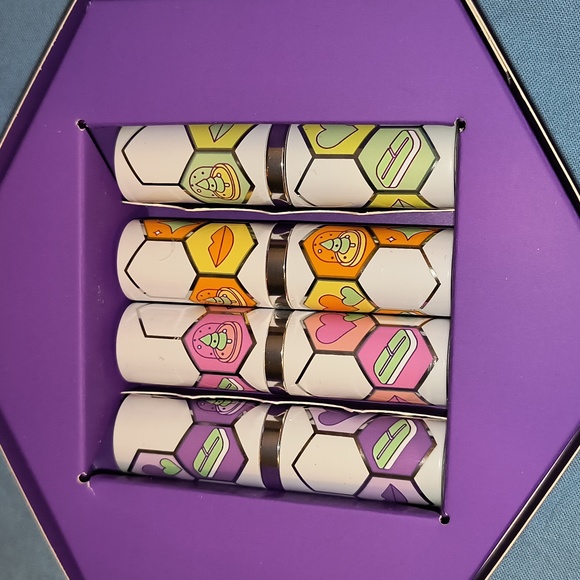 Clinique Lipstick Set of 4 Pop Treats New In Box - Picture 3 of 11